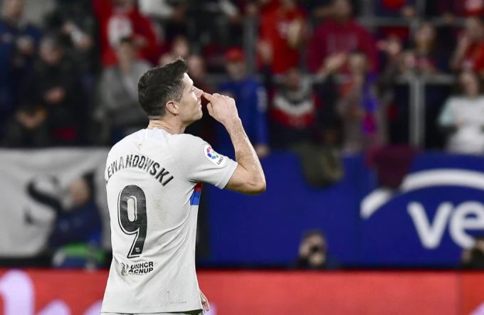 Diese Geste von Robert Lewandowski erhöhte das Strafmass nach seinem Platzverweis. Robert Lewandowski