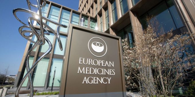 Aussenansicht der Europäischen Arzneimittelbehörde in Amsterdam: Die EMA warnt vor Arzneimittelbehörde EMA warnt vor Pholcodin. Aussenansicht der Europäischen Arzneimittelbehörde in Amsterdam: Die EMA warnt vor Arzneimittelbehörde EMA warnt vor Pholcodin.
