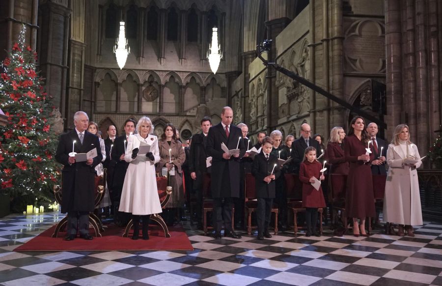 Die Royals versammeln sich zu einem Gottesdienst in der Westminster Abbey.