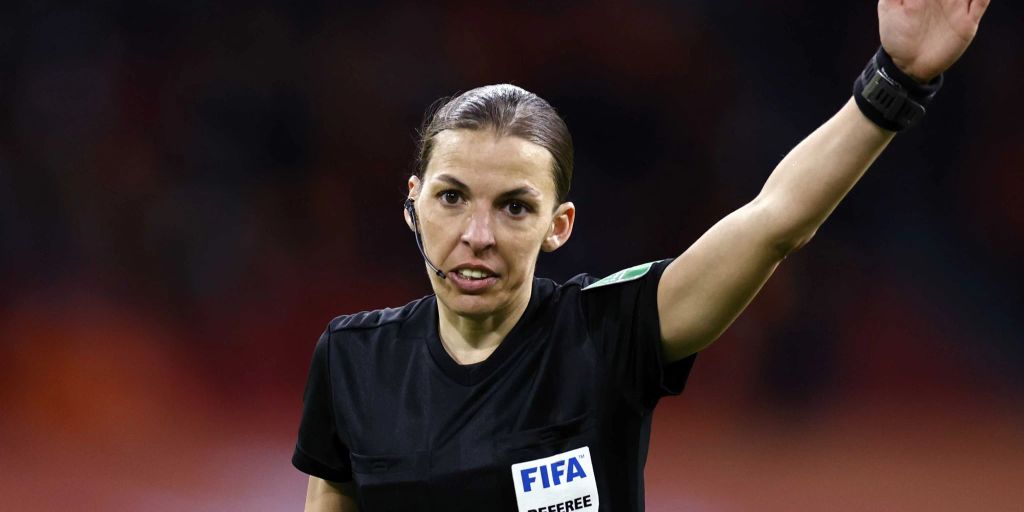 Erste Frau Französin Frappart pfeift drittes deutsches WMSpiel