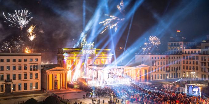 Nicht nur Feuerwerk und Spass brachte die Silvesternacht in Berlin mit sich - auch Gewalt. Nicht nur Feuerwerk und Spass brachte die Silvesternacht in Berlin mit sich - auch Gewalt.