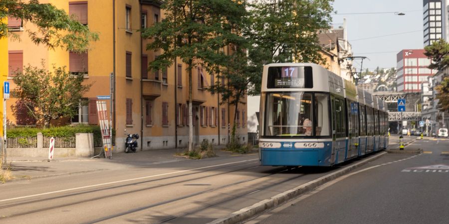 Tram Bahnhof Stadelhofen