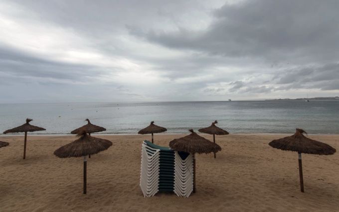 Ein Strand auf der spanischen Insel Mallorca, wo eine Gruppenvergewaltigung für Schlagzeilen sorgte. Mallorca