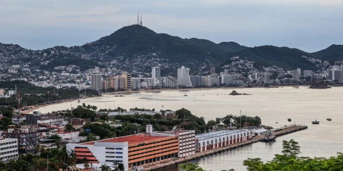 In einem Nationalpark in Mexiko nahe der bei Touristen beliebten Stadt Acapulco sind nach Angaben einer Nichtregierungsorganisation acht Leichen entdeckt worden. Im Bild: Die mexikanische Stadt Acapulco. (Archivbild) Mexiko