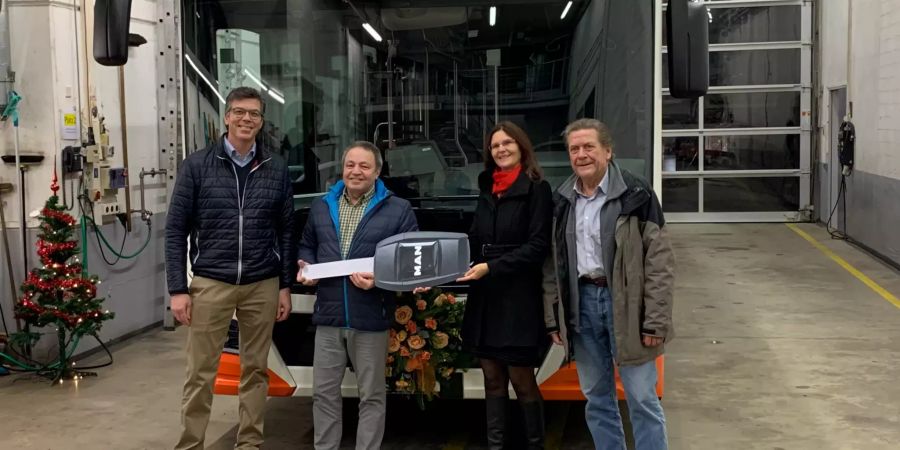 Schlüsselübergabe neue Busse