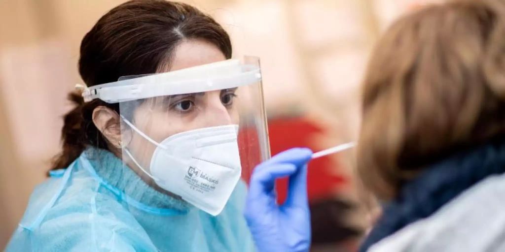 Inzidenz steigt leicht 27.836 CoronaNeuinfektionen