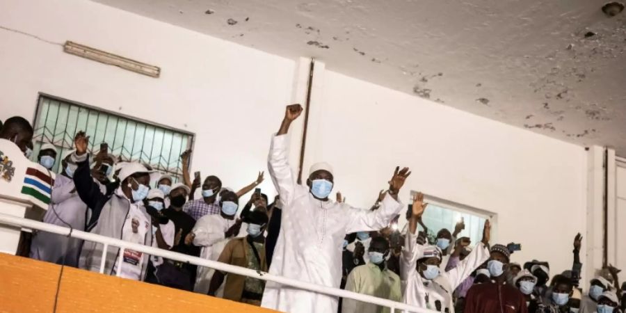Adama Barrow feiert Wiederwahl in Gambia