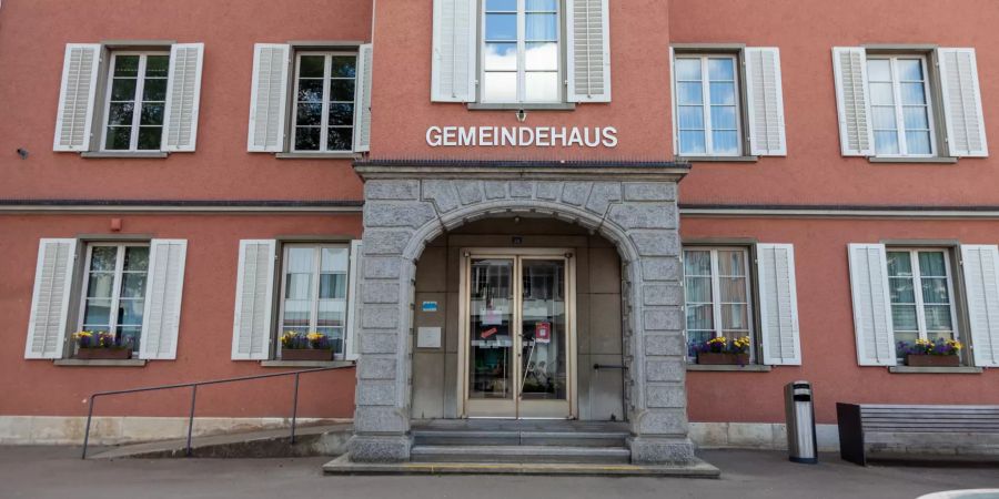 Das Gemeindehaus Neuhausen am Rheinfall.