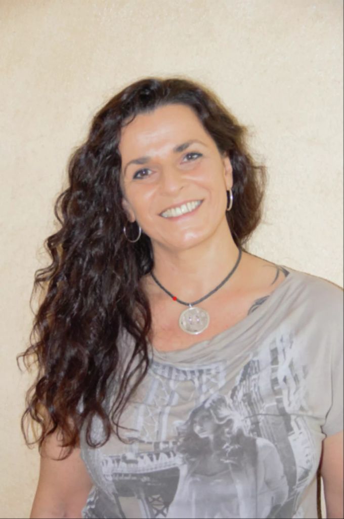 Yvonne Meier ist auch als Ganzkörpertherapeutin tätig. Haardiagnosezentrum Art & Style