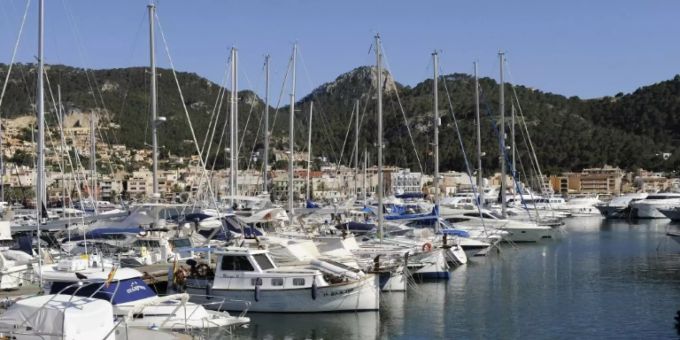 Ein Jachthafen auf Mallorca. jacht