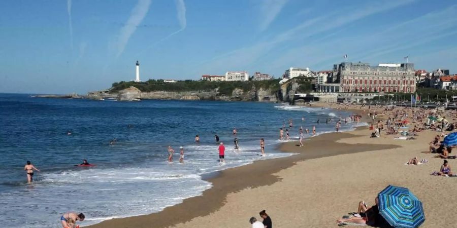 Frankreich will seine Tourismusbranche mit 1,9 Milliarden Euro beleben. Foto: Bob Edme/AP/dpa