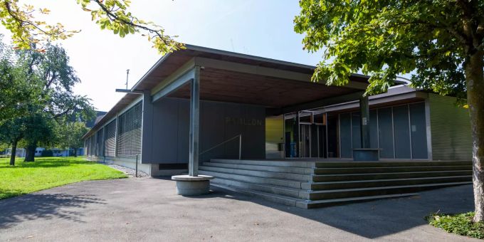 Die Kantonsschule Pavilion in Romanshorn. Die Kantonsschule Pavilion in Romanshorn.