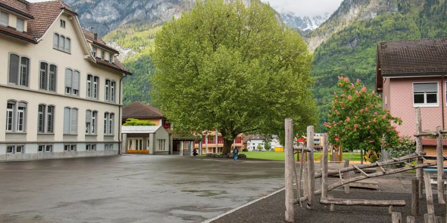 Der Schulhausplatz in Flums im Kanton St. Gallen.