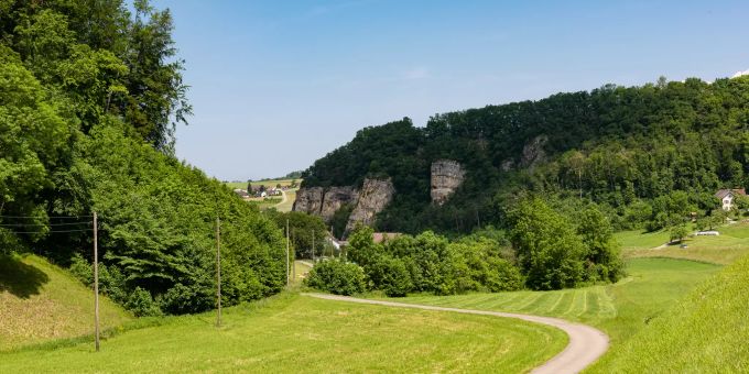Buckten; «Klus» am Dorfeingang. Buckten; «Klus» am Dorfeingang.