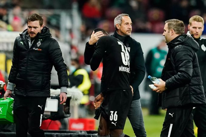 Adi Hütter will keine Impfpflicht für die Bundesliga-Profis. Adi Hütter Borussia Mönchengladbach