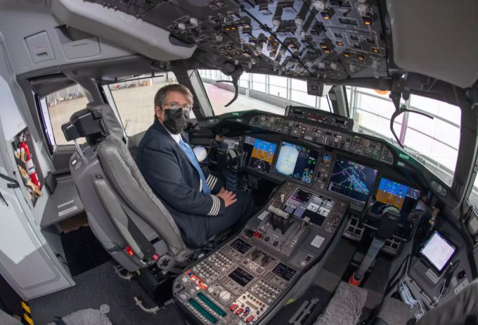 Das Cockpit der Boeing 777X. boeing lufthansa