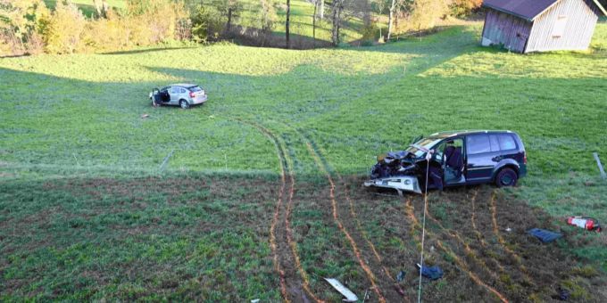 An beiden Autos entstand Totalschaden. Unfall