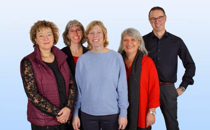 Das Team der Buser Treuhand GmbH (v.l.): Claudia Stehrenberger, Sandra Baumgartner, Anja Meyer, Colette Roussis, Samuel Buser. Es fehlen: Geneviève Hunziker und Lilli Buser. Samuel Buser Treuhand Sissach