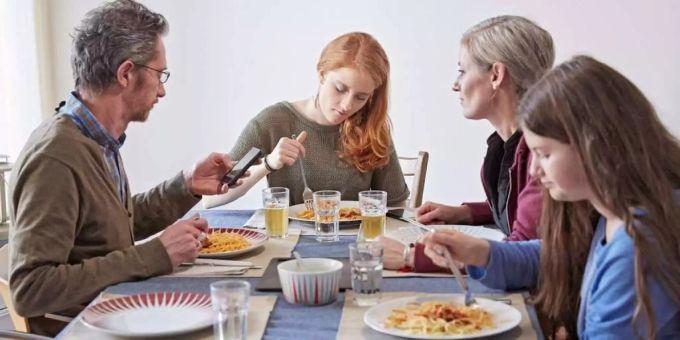 Dürfen sich an Weihnachten nur noch fünf Personen treffen, wenn jemand nicht geimpft ist? private Treffen