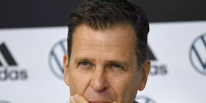 DFB-Direktor Oliver Bierhoff gibt eine Pressekonferenz. Foto: Swen Pförtner/dpa DFB-Direktor Oliver Bierhoff gibt eine Pressekonferenz. Foto: Swen Pförtner/dpa
