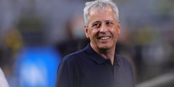 Seit seiner Entlassung beim BVB ist Lucien Favre ohne Trainerjob. Lucien Favre