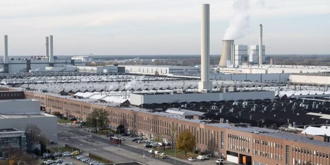 Fabrikgelände von VW in Wolfsburg. VW