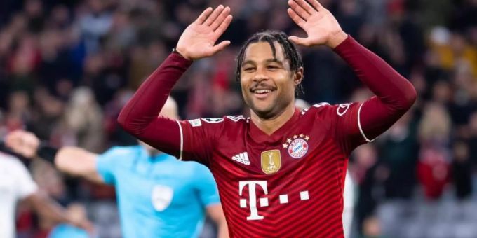 Serge Gnabry im Trikot des FC Bayern. Foto: Sven Hoppe/dpa Serge Gnabry