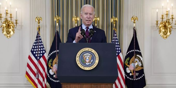 Joe Biden, Präsident der USA, im State Dining Room des Weissen Hauses. Foto: Evan Vucci/AP/dpa Joe Biden, Präsident der USA, im State Dining Room des Weissen Hauses. Foto: Evan Vucci/AP/dpa