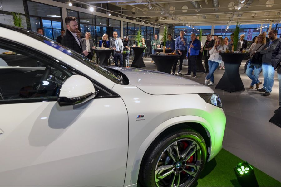 An der Frühlingsausstellung bei Auto Marti standen der BMW iX2 und der BMW X2 im Fokus.