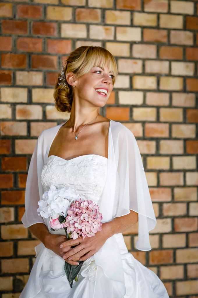 Sogar mit dem Heiraten hat «Bauer ledig sucht»-Hofdame Jamie Erfahrungen. Wenn auch nur beim Modeln. Bauer ledig sucht