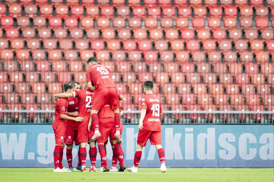 Der FC Winterthur jubelt im Letzigrund.