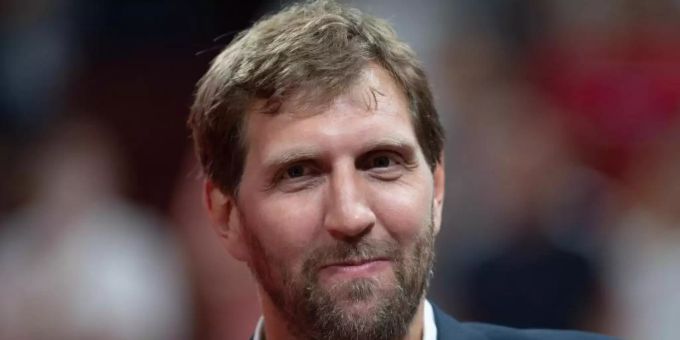 Dirk Nowitzki geniesst weiter seinen Basketball-Ruhestand. Foto: Swen Pförtner/dpa Dirk Nowitzki geniesst weiter seinen Basketball-Ruhestand. Foto: Swen Pförtner/dpa