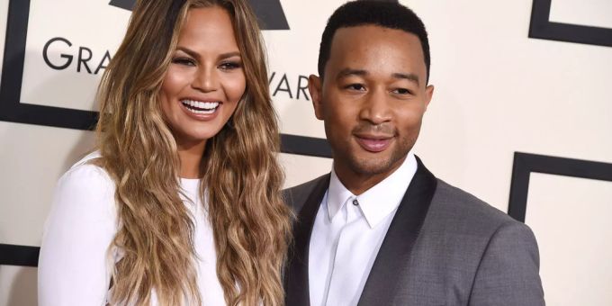 Chrissy Teigen Zeigt Sich Komplett Nackt Auf Instagram 