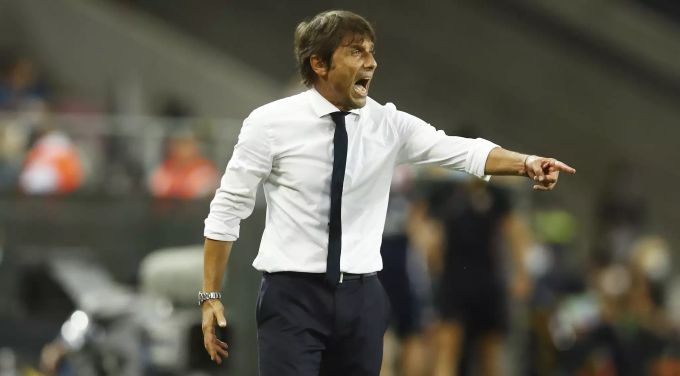 Trainervulkan Antonio Conte von Inter Mailand wie er leibt und lebt. Inter Mailand Antonio Conte