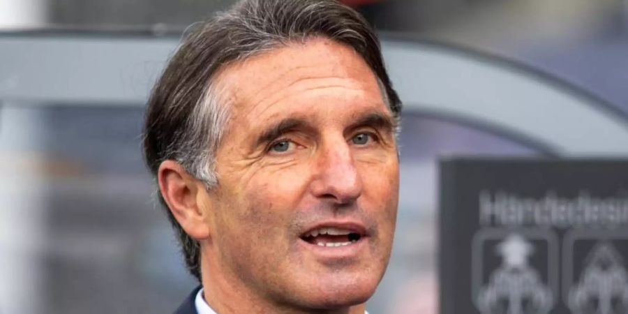 Ist mit Hertha in Leipzig gefordert: Trainer Bruno Labbadia. Foto: Andreas Gora/dpa