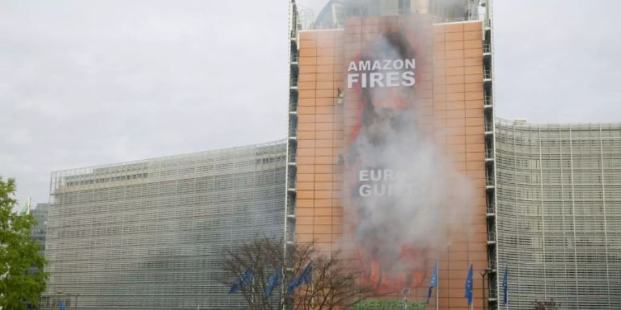 Greenpeace-Aktion am Berlaymont-Gebäude der EU-Kommission