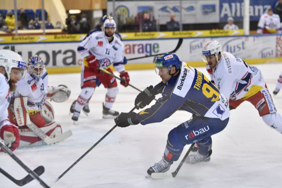 Bei seinem Debüt gelang Thornton bereits nach zwei Minuten ein Assist. Davos gewann am Ende mit 9:2 gegen Rappi.