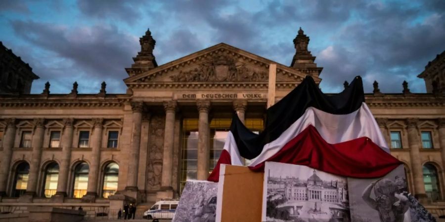 Proteste vor dem Berliner Reichstag
