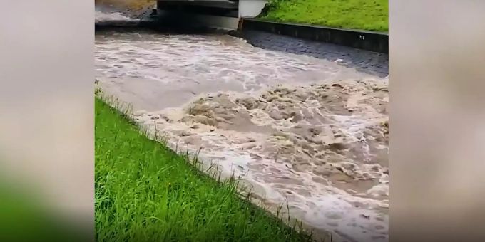 Wegen Starkregen - Hochwasser in Schweizer Flüssen – Warnung für Thur