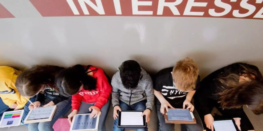 Pisa-Daten zufolge hinkt Deutschland bei der Digitalisierung der Schulen anderen Ländern hinterher.