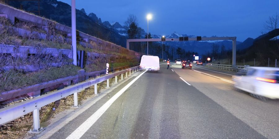 Verkehrsunfall auf der A3 Mühlehorn führt zu Rückstau