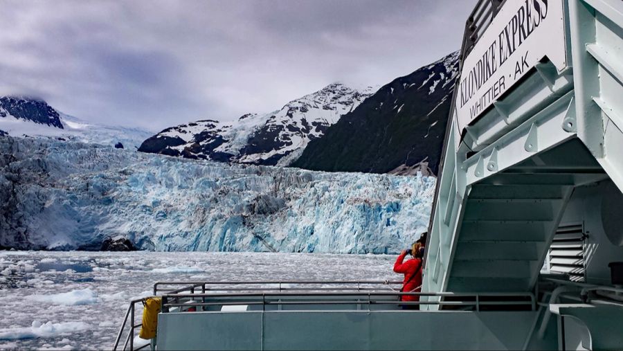 Gletscher Bootstour Geröll Eisriesen