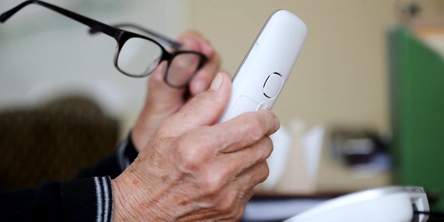 Das Opfer eines Telefonbetrugs übergab den Tätern in Winterthur mehrere hunderttausend Franken. (Symbolbild)