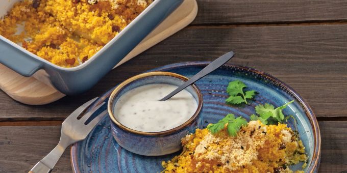Im Rezept von Kochbuchautorin Susann Kreihe landen die Chicorée-Blätter mit Couscous, Rosinen und reichlich Gewürzen in der Auflaufform. Im Rezept von Kochbuchautorin Susann Kreihe landen die Chicorée-Blätter mit Couscous, Rosinen und reichlich Gewürzen in der Auflaufform.