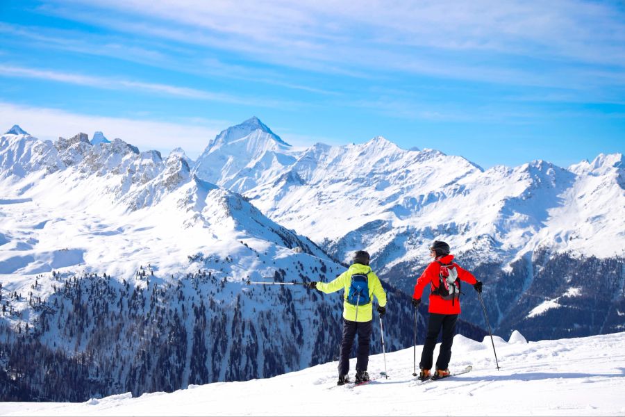 Skifahrer auf Berg