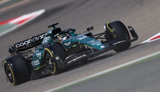 Felipe Drugovich (Aston Martin) beim Vorsaison-Test der Formel 1 in Bahrain. Felipe Drugovich Formel 1