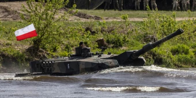 Polnischer Leopard-Panzer bei einer Übung. (Symbolbild) Panzer Ukraine