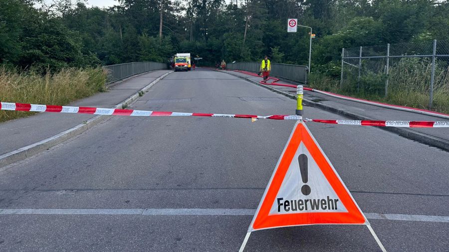 Der Vorfall erforderte ein Grossaufgebot von Feuerwehr und weiteren Einsatzkräften.