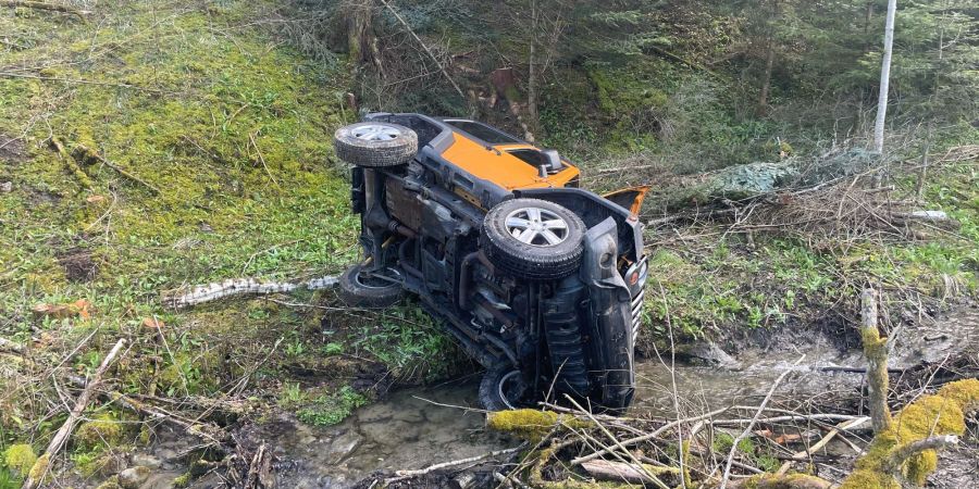 Rehetobel: Auto rollt führerlos davon