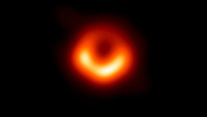 So sah das schwarze Loch vor der Auswertung durch eine künstliche Intelligenz aus. Künstliche Intelligenz